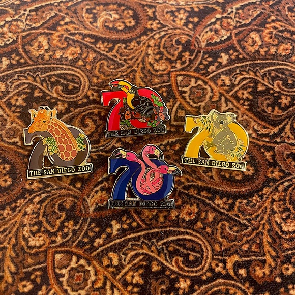 Vintage San Diego Zoo 70 Year Anniversary Pin Collection Lot - Picture 1 of 7